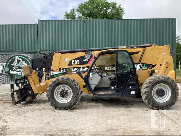 2015-caterpillar-tl1055d-image-1