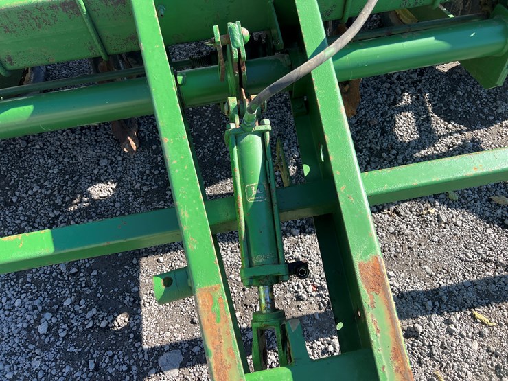 john-deere-7000-image-3