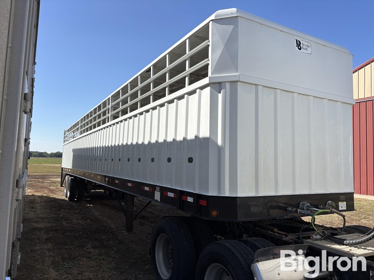 2013-neville-trailer-image-3