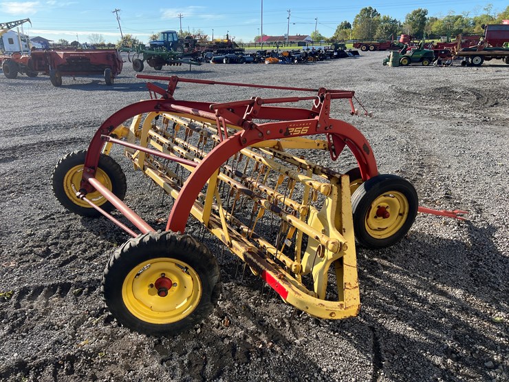 new-holland-256-image-5