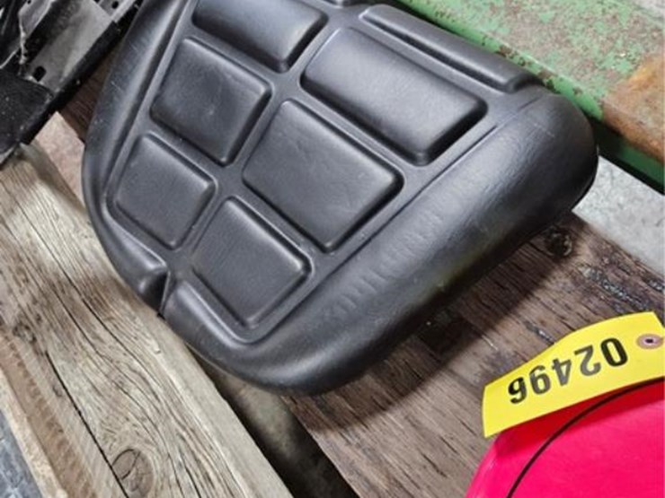 #2485-•-black-tractor-seat-image-4