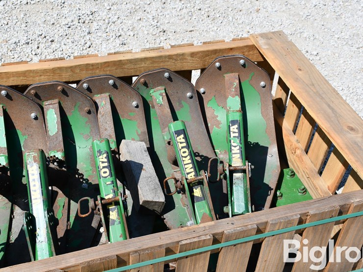 lankota-stalk-stompers-image-11