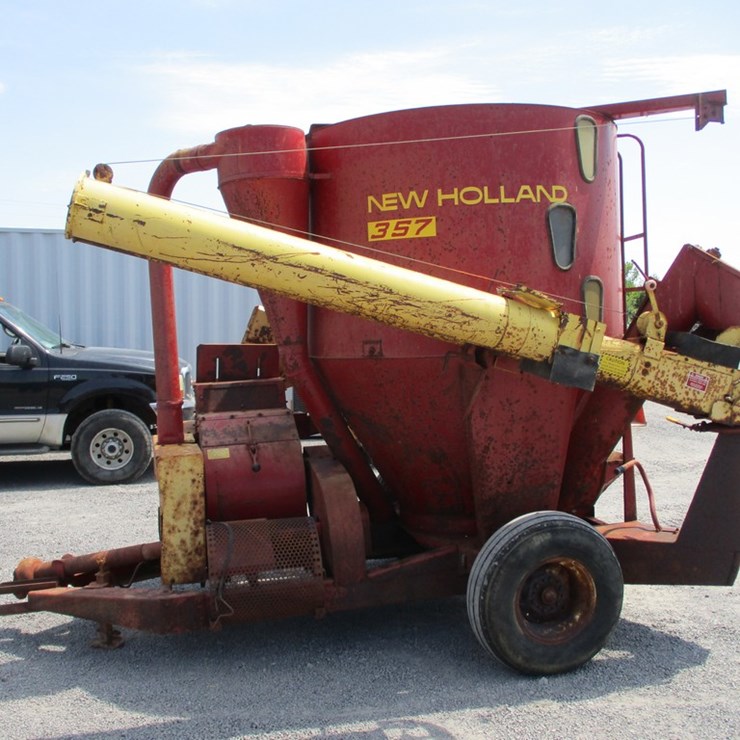 NEW HOLLAND 357