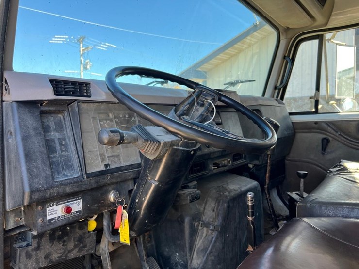 1996-international-4700-image-21