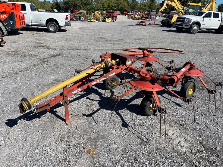 new-holland-163-image-6