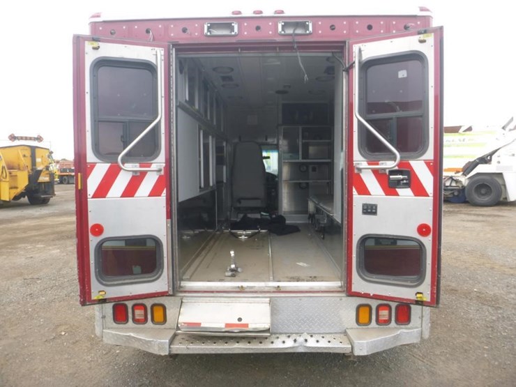 2008-ford-e450-image-6