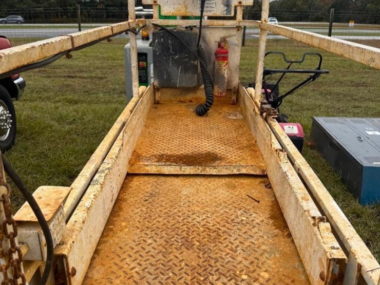 jlg-scissor-lift-image-3