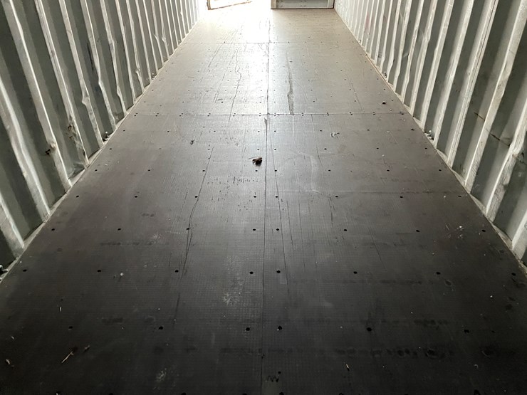 #3352-•-40'-standard-height-shipping-container-image-16