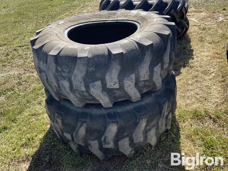titan-18.2-26-tractor-tires-image-2