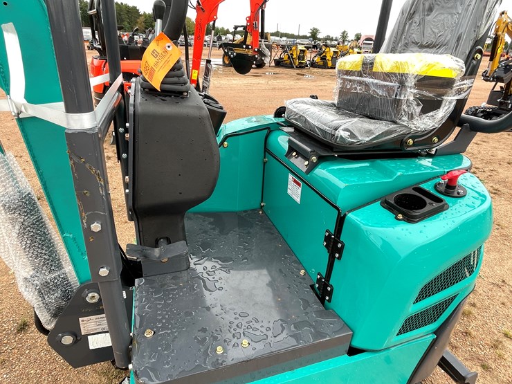 #1790-•-agt-qk16r-mini-excavator-image-21