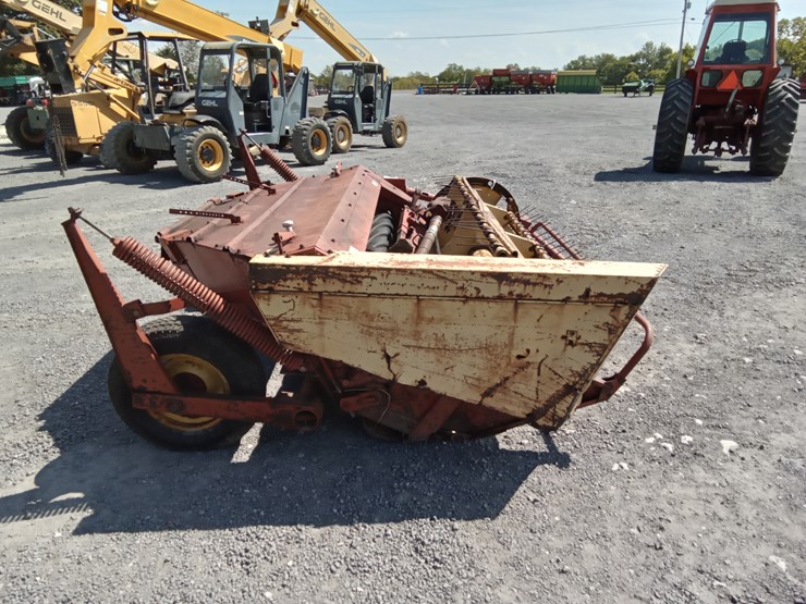 new-holland-477-image-1