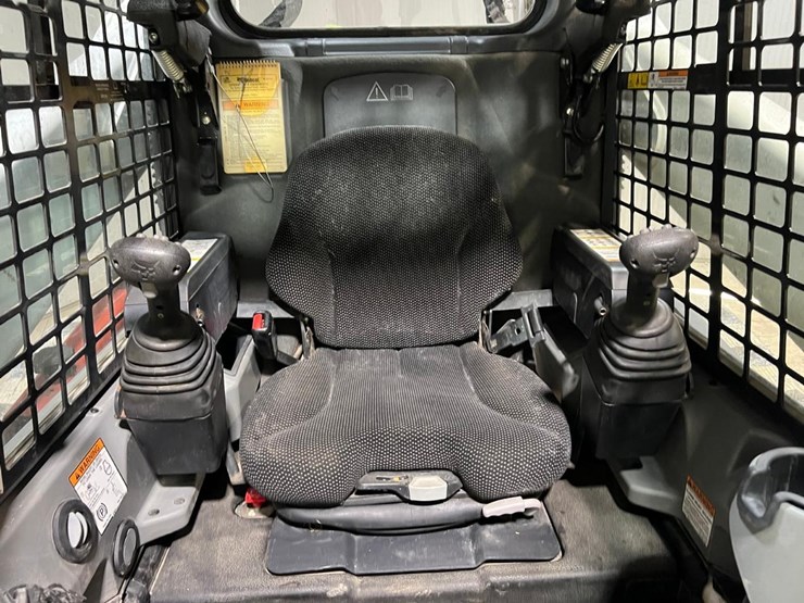 2023-bobcat-t770-image-21