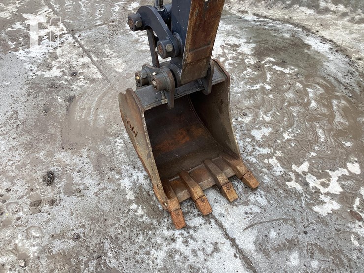 2020-deere-26g-image-9