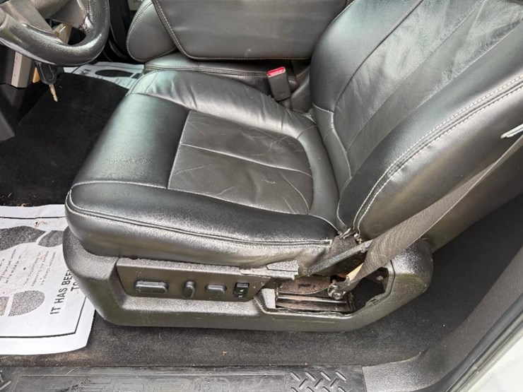 2011-ford-f150-lariat-image-15