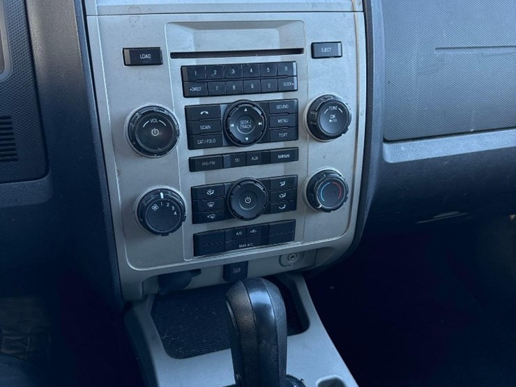 2011-ford-escape-xlt-image-11