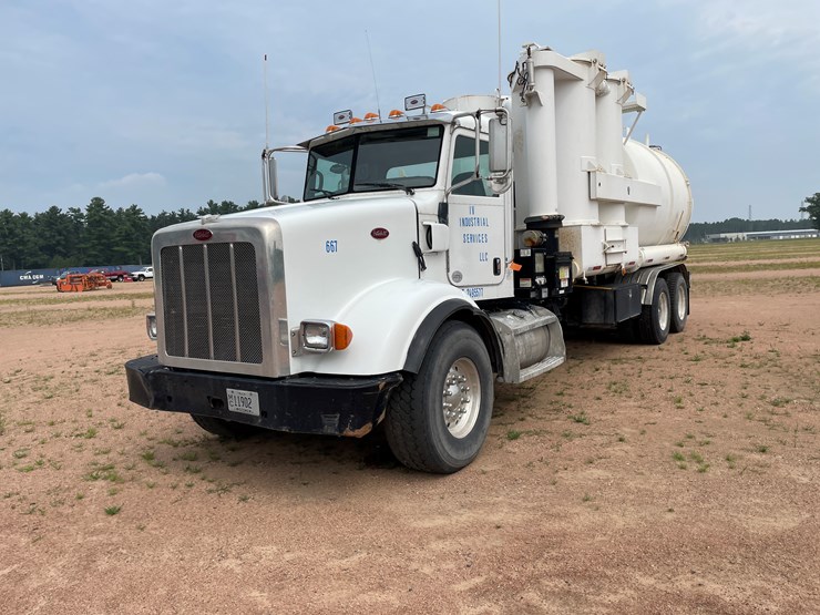 2011-peterbilt-365-image-2