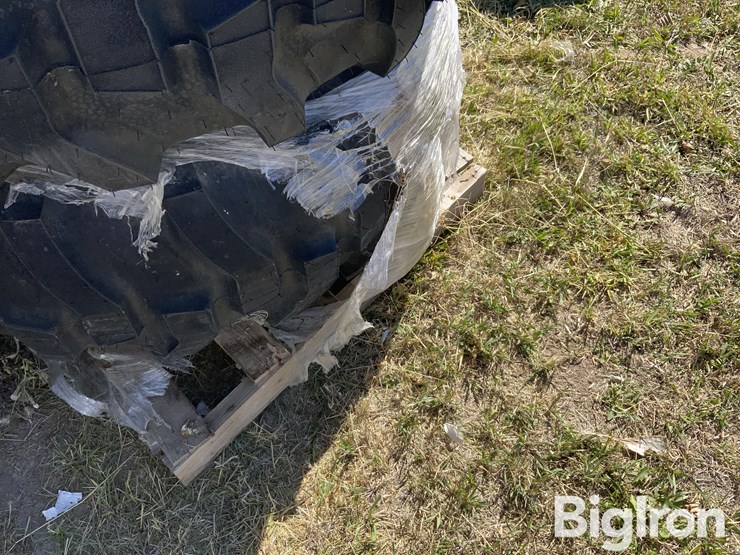 titan-17.5l-24-tires-mounted-on-rims-image-11