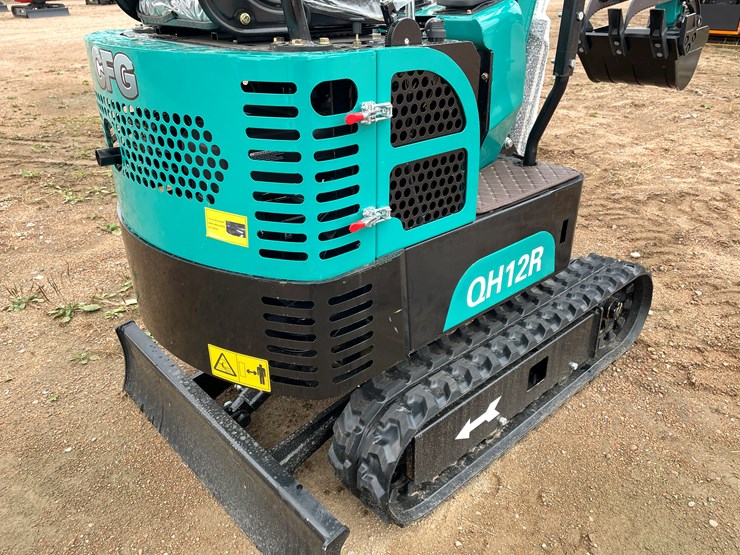 #1787-•-agt-qh12r-mini-excavator-image-24