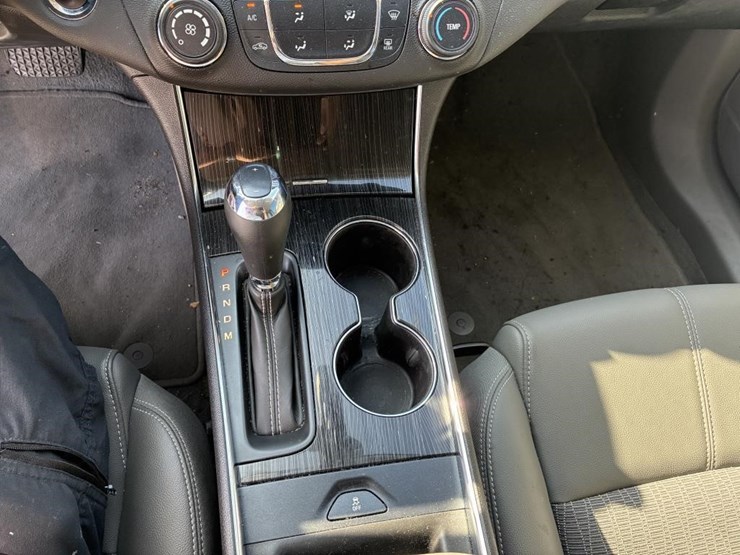 2019-chevrolet-impala-sedan-image-13