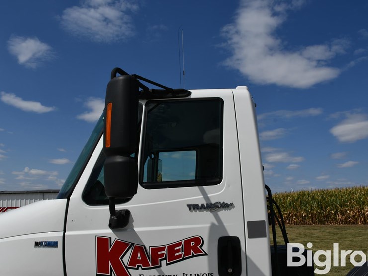 2012-international-8600-image-14