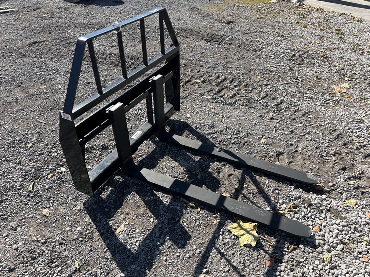 #843-•-unused-kivel-qt-pallet-forks-image-1