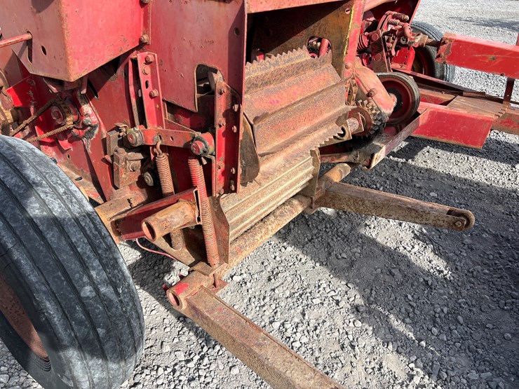 new-holland-770-image-12