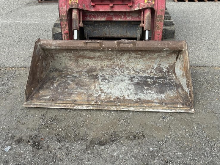 2017-takeuchi-tl12v2-image-5