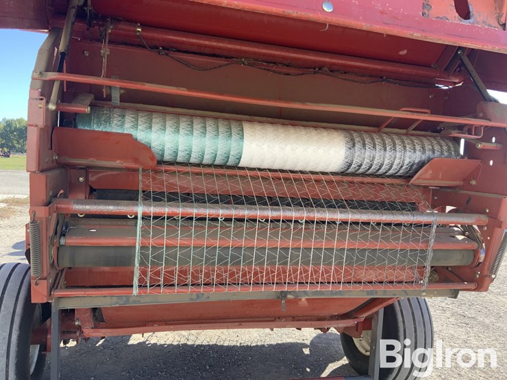 2001-hesston-856a-image-19