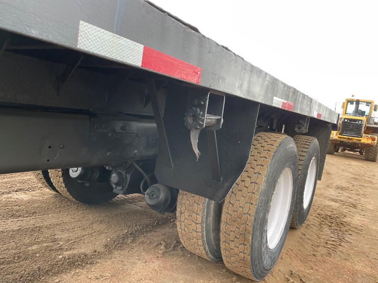 2004-international-7400-image-13