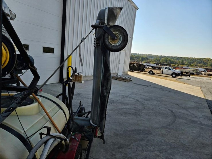 #2525-•-toro-1100-sprayer-image-10