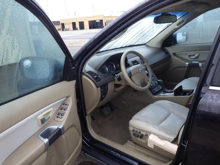 2012-volvo-xc90-image-5