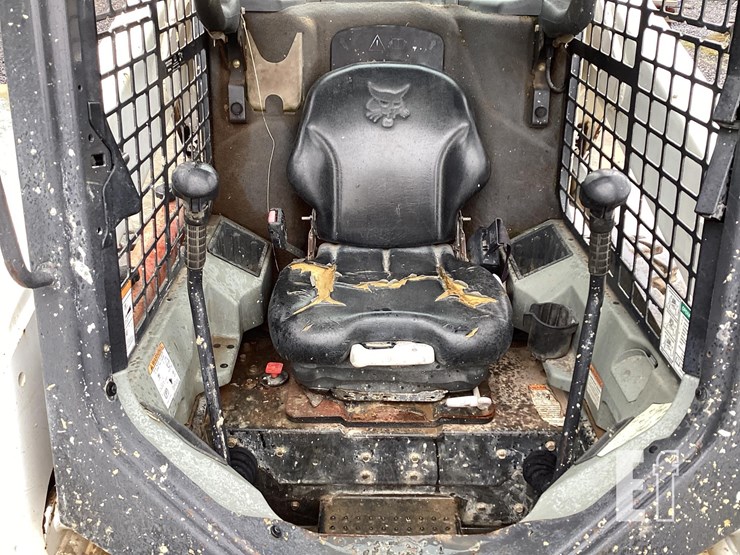 2015-bobcat-s650-image-12