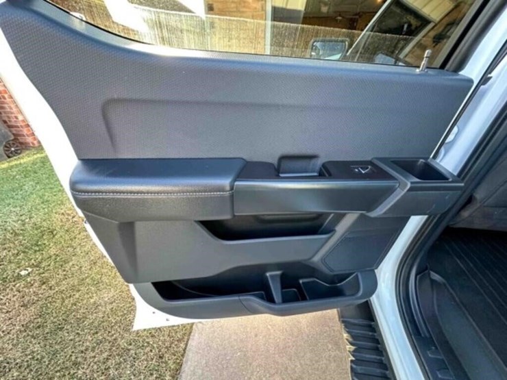 2023-ford-f150-image-30