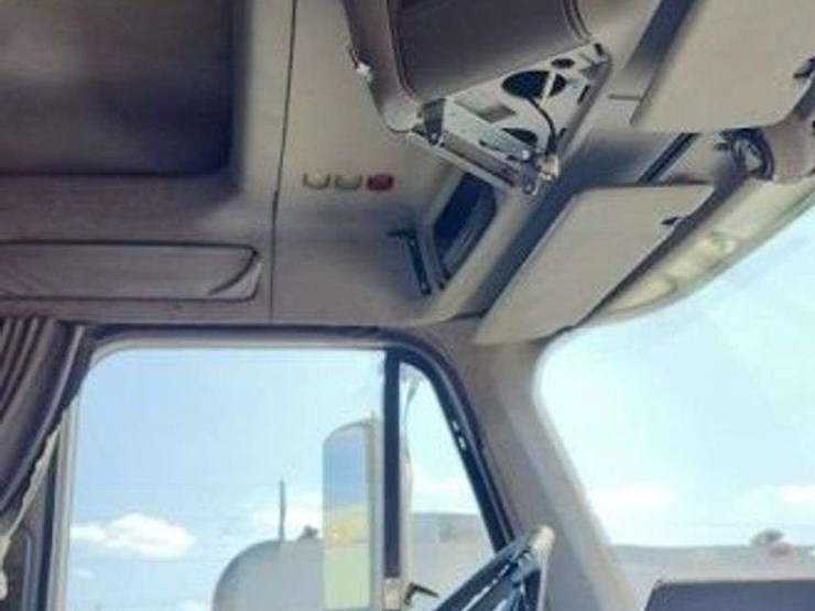 1997-freightliner-image-21