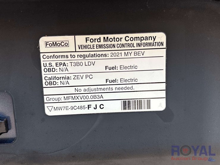 2021-ford-mustang-mach-e-image-7