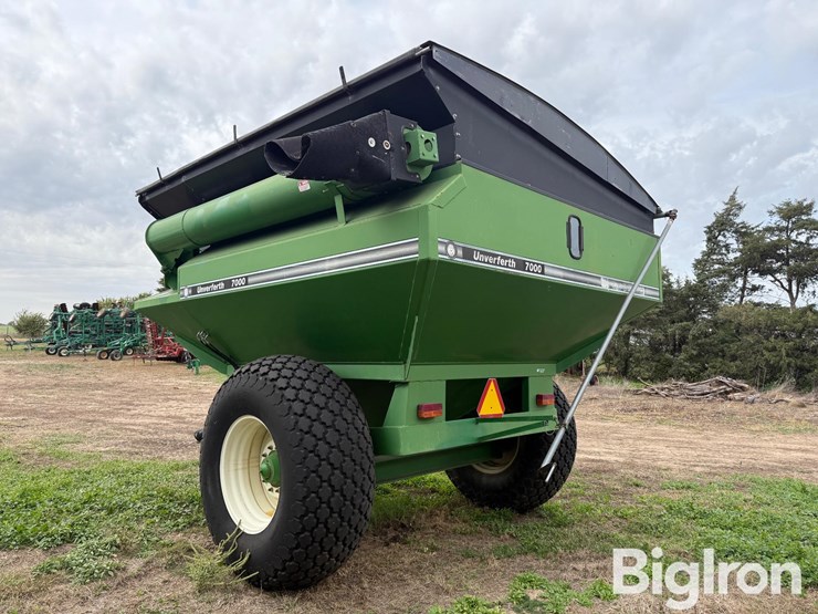unverferth-gc-7000-grain-cart-image-7