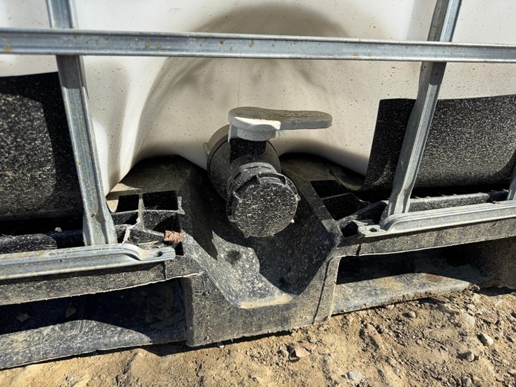 water-tank-tote-image-5