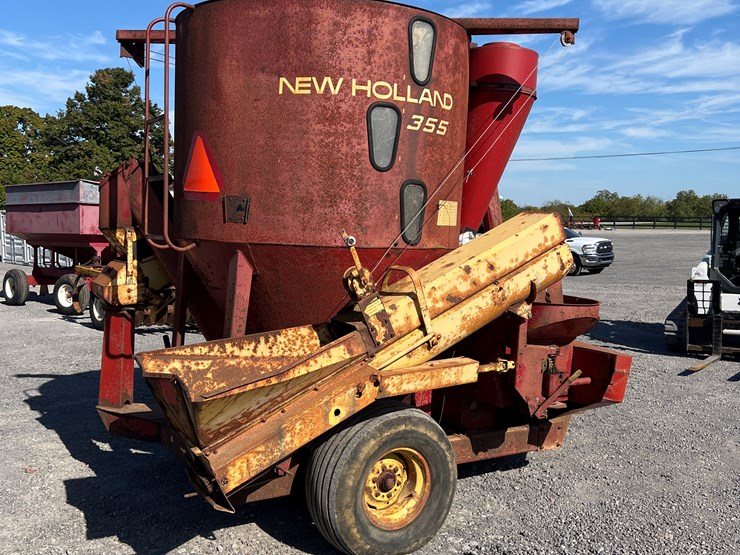 new-holland-355-image-12