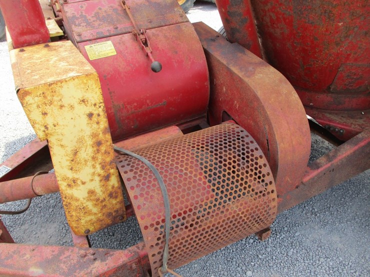 new-holland-357-image-3