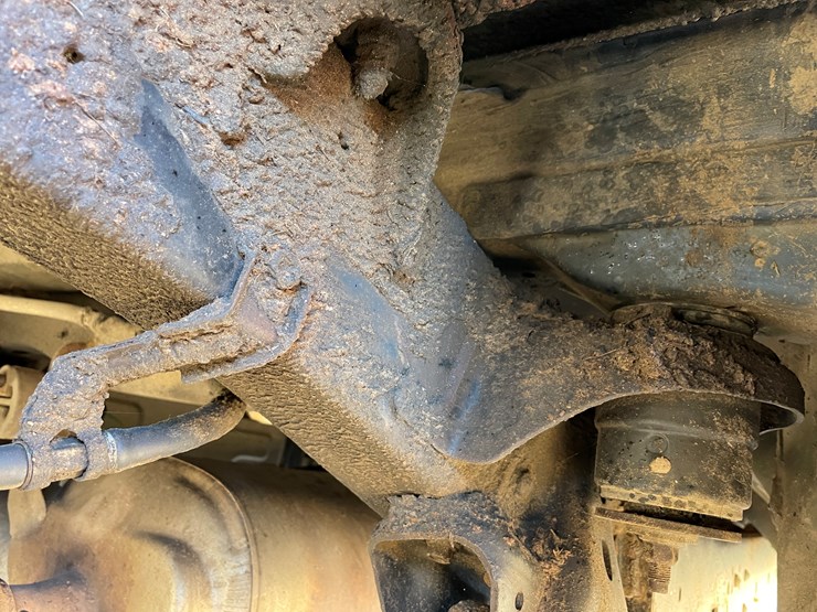 2015-toyota-tundra-sr5-image-11