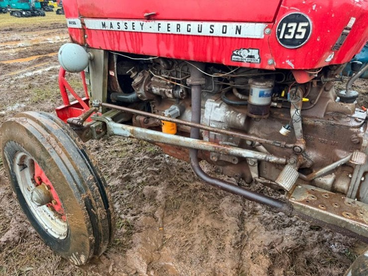 massey-ferguson-135-image-7