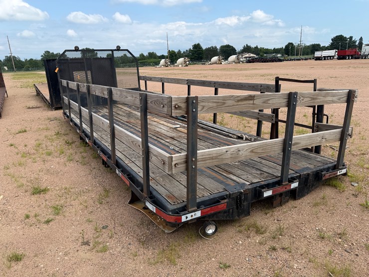 #3190-•-22’-steel-flatbed-image-9