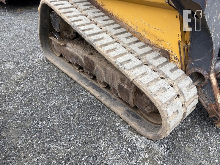 2017-deere-333g-image-6