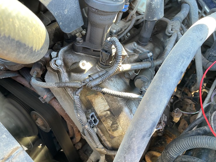 2015-toyota-tundra-sr5-image-49