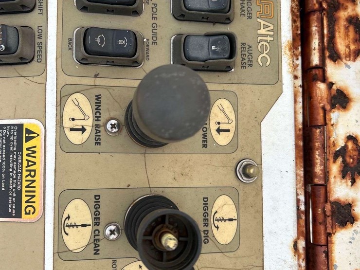 2006-altec-dm47-image-29