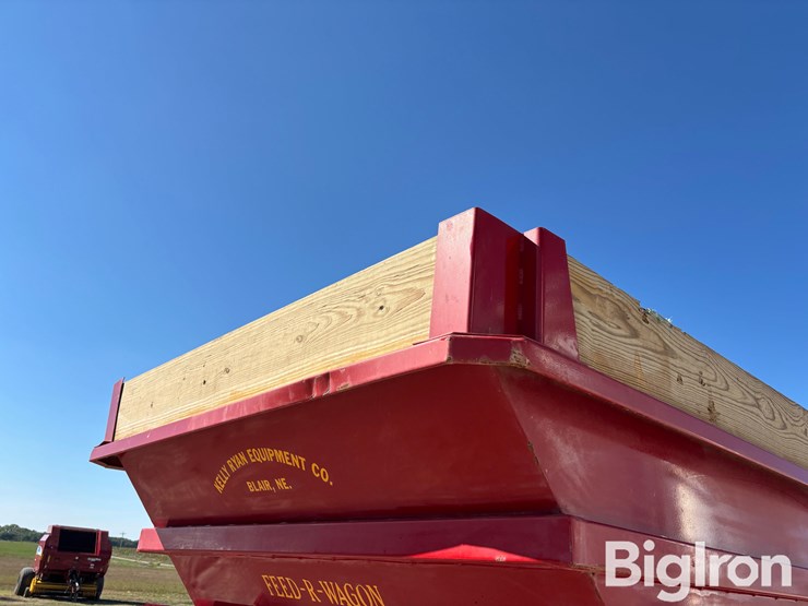 1982-chevrolet-k30-4x4-feed-truck-image-16