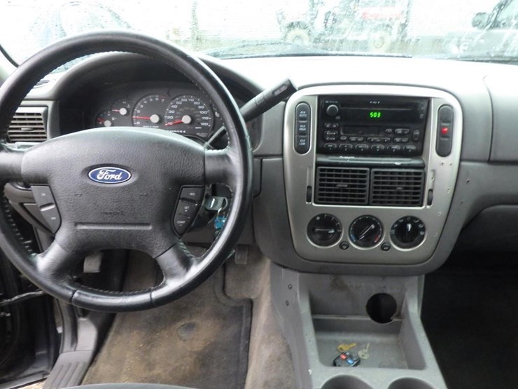 2003-ford-explorer-image-9