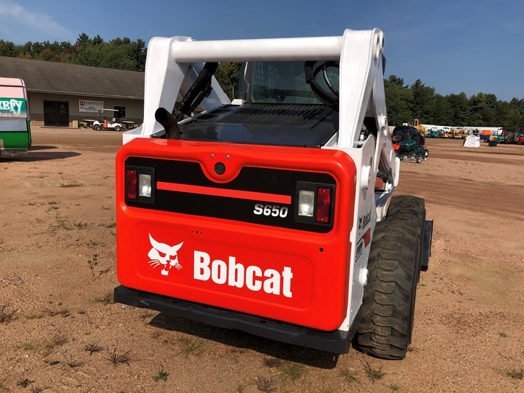 2014-bobcat-s650-image-8