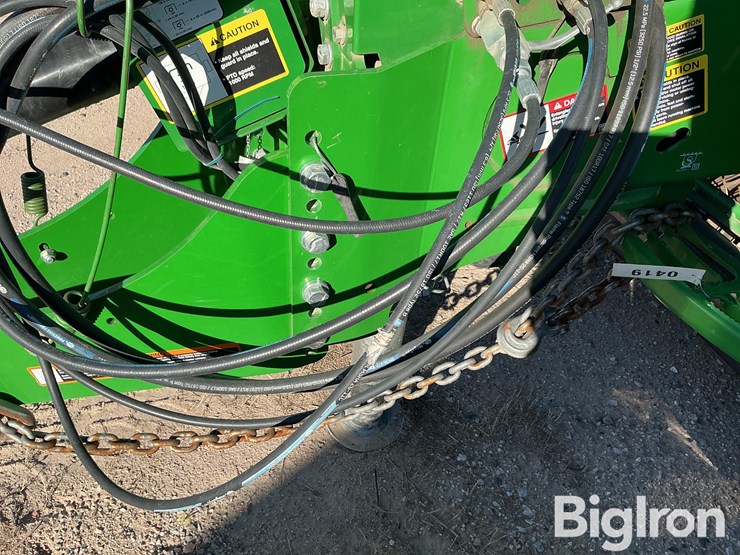 2021-john-deere-l341-image-11