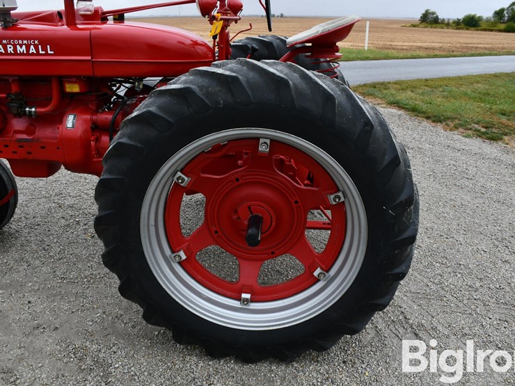 1951-farmall-m-2wd-tractor-image-19